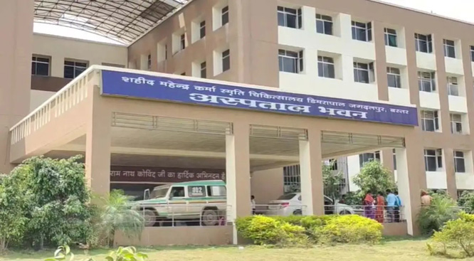 प्रेमी को घर बुलाकर चाकू से करवाया हमला, सिर कुचलने के बाद कुएं में फेंका, हुई मौत